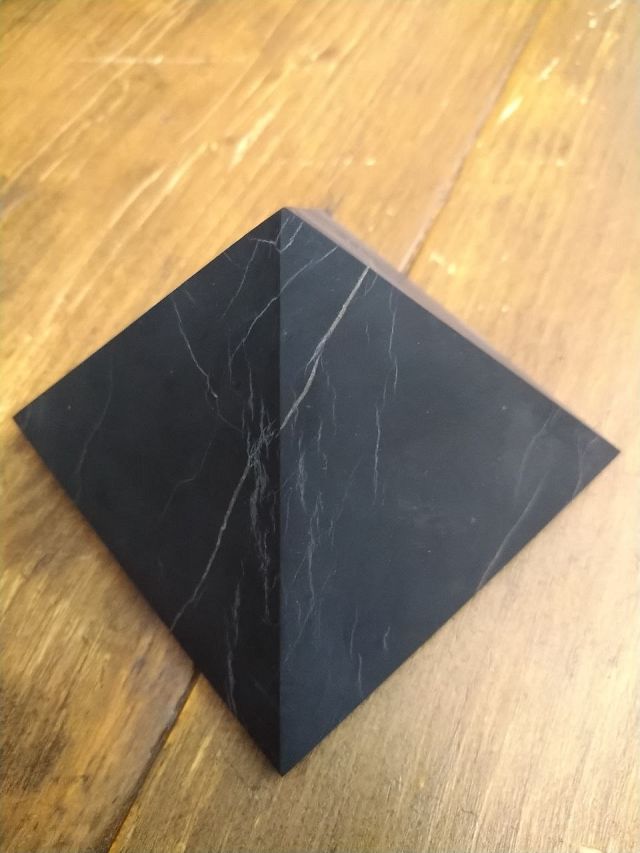 10X10 pyramid shungite Gifts