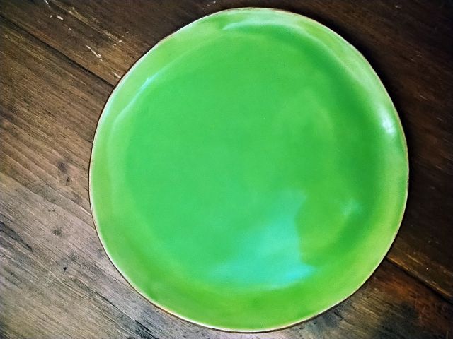 Grande assiette plate. VERT Céramique boutique