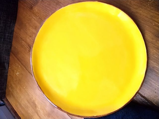 Grande assiette plate. JAUNE Céramique boutique