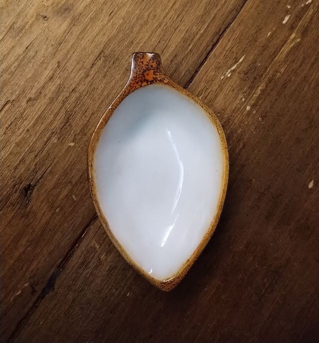 small leaf. WHITE Ceramics Gifts