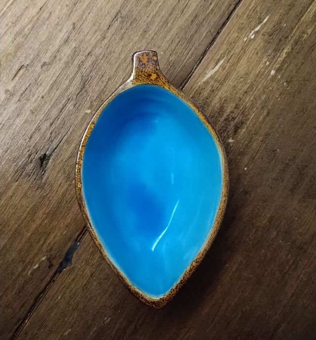 petite feuille. BLEU Céramique boutique