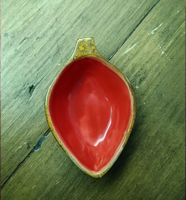 small leaf. RED Ceramics Gifts