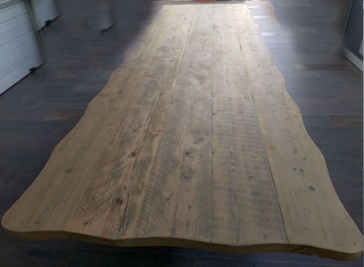 Mesa con madera reciclada 